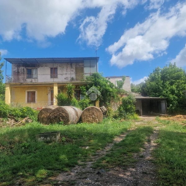 casa indipendente in vendita a Foglianise in zona Cienzi