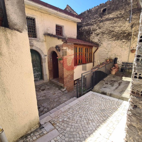 casa semindipendente in vendita a Foglianise in zona Barassano