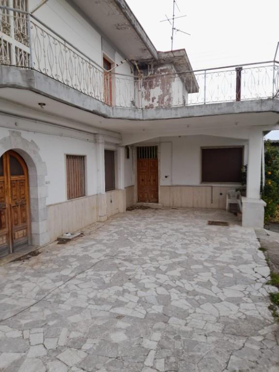casa indipendente in vendita a Foglianise in zona Trescine