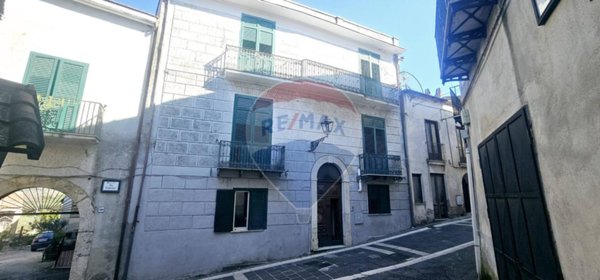 casa indipendente in vendita a Forchia