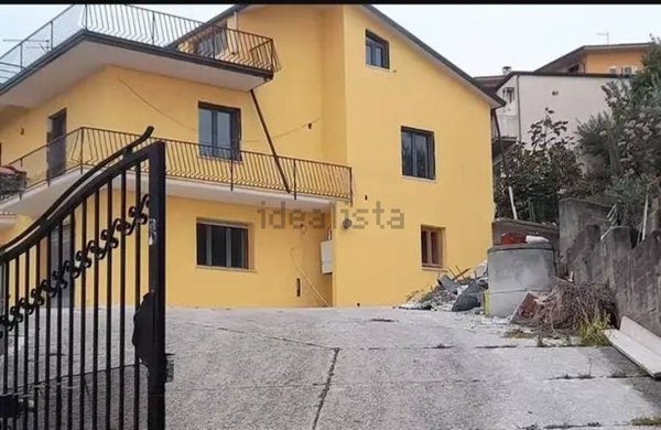 casa indipendente in vendita a Fragneto Monforte