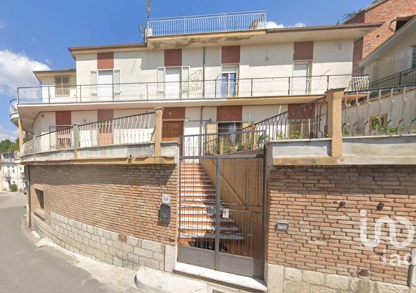 casa indipendente in vendita a Fragneto Monforte