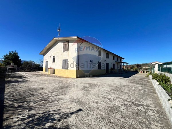 casa indipendente in vendita a Fragneto Monforte