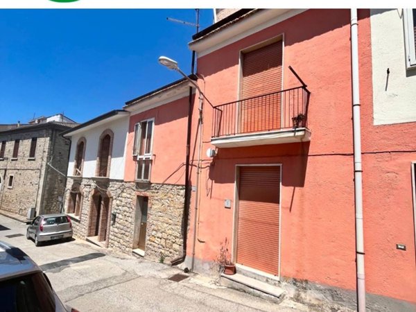 casa semindipendente in vendita a Fragneto Monforte