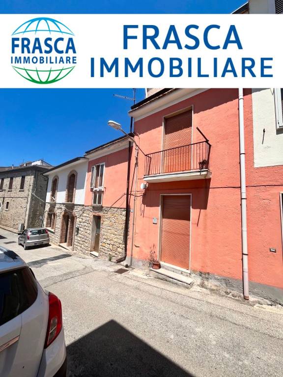 casa indipendente in vendita a Fragneto Monforte