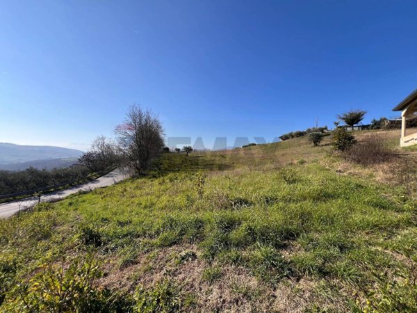 casa indipendente in vendita a Fragneto Monforte