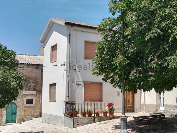 casa semindipendente in vendita a Fragneto Monforte