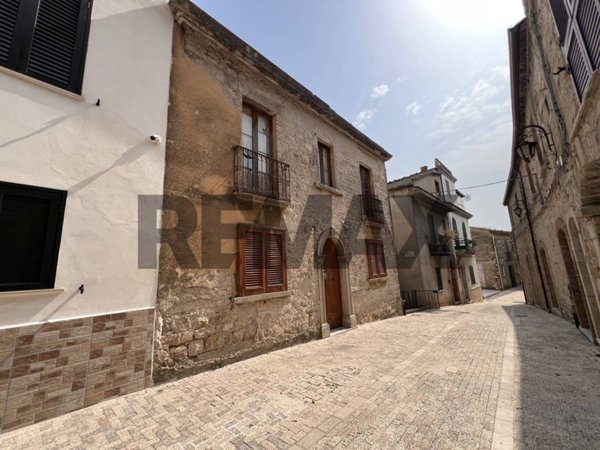 casa indipendente in vendita a Fragneto Monforte