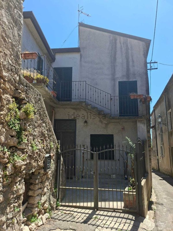 casa indipendente in vendita a Frasso Telesino