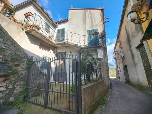 casa indipendente in vendita a Frasso Telesino