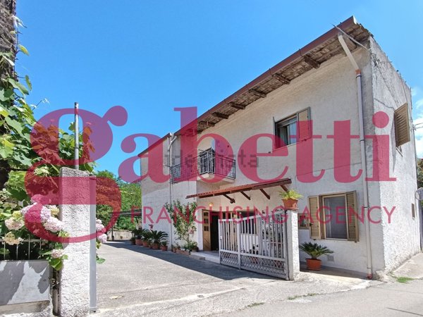 casa indipendente in vendita a Frasso Telesino