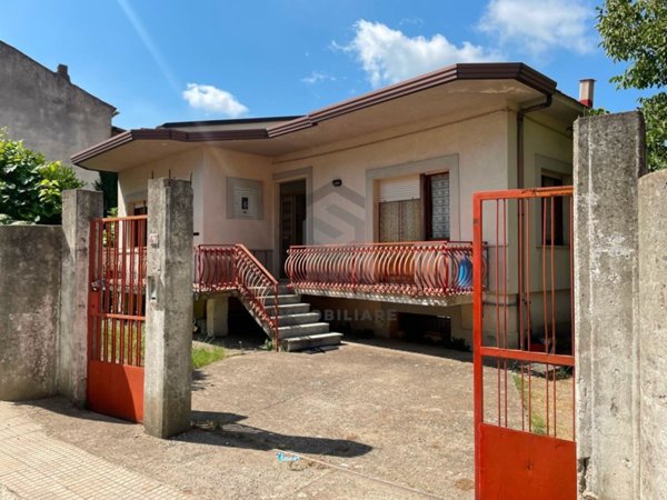 casa indipendente in vendita a Frasso Telesino