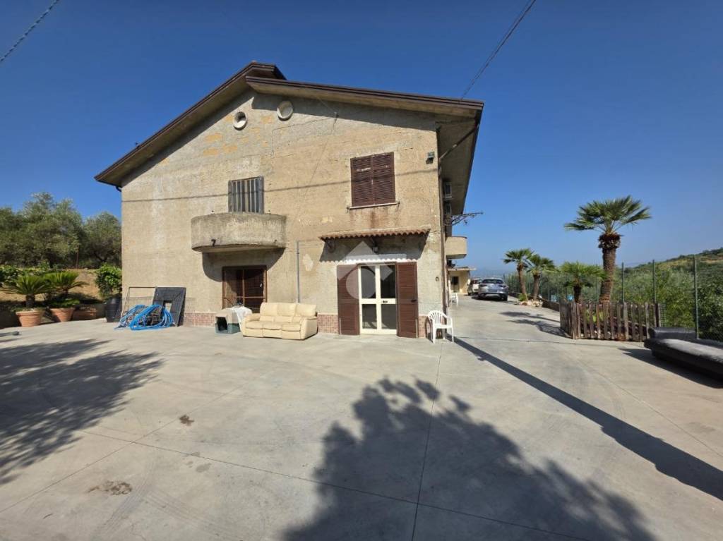 casa indipendente in vendita a Frasso Telesino