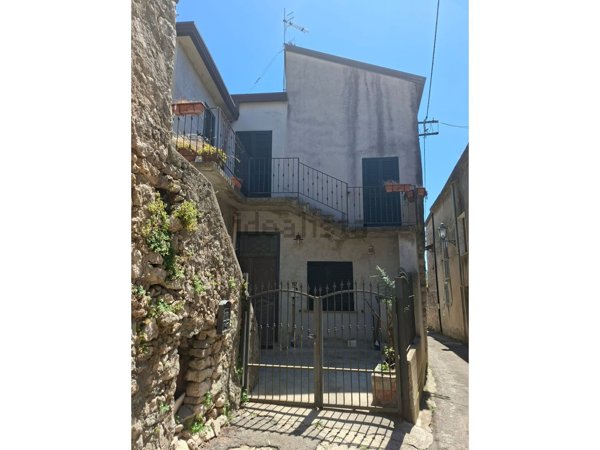 casa indipendente in vendita a Frasso Telesino