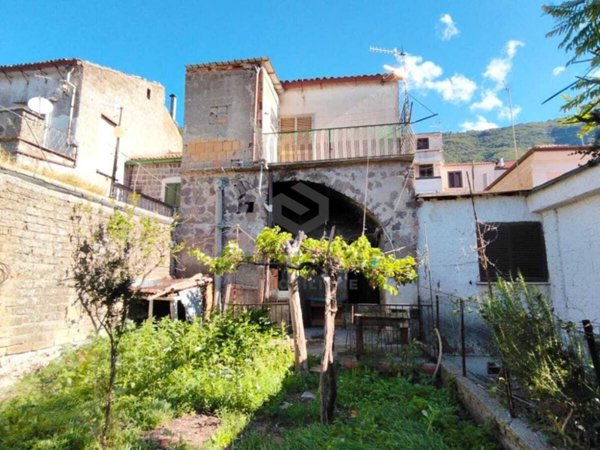 casa indipendente in vendita a Frasso Telesino