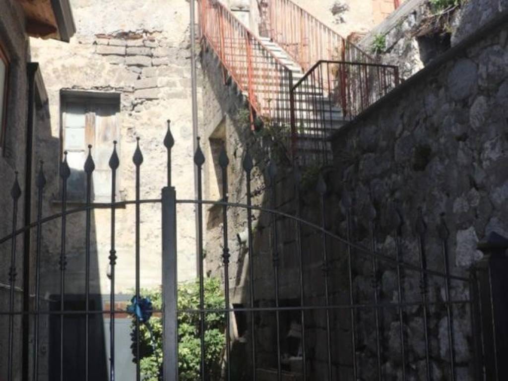 casa indipendente in vendita a Frasso Telesino