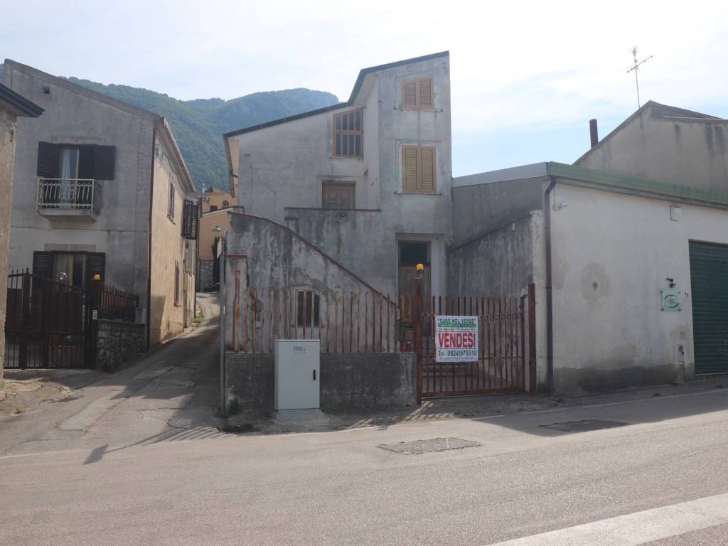 casa indipendente in vendita a Frasso Telesino