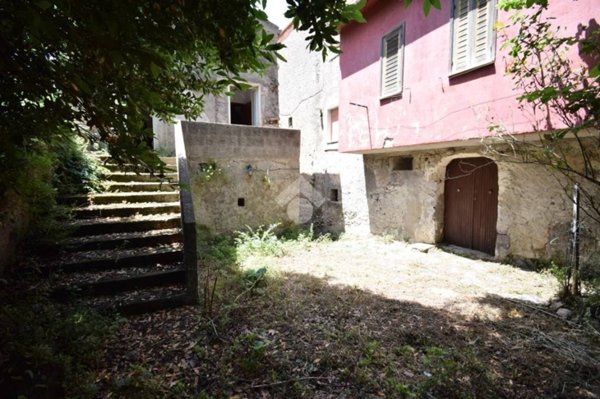 casa indipendente in vendita a Frasso Telesino