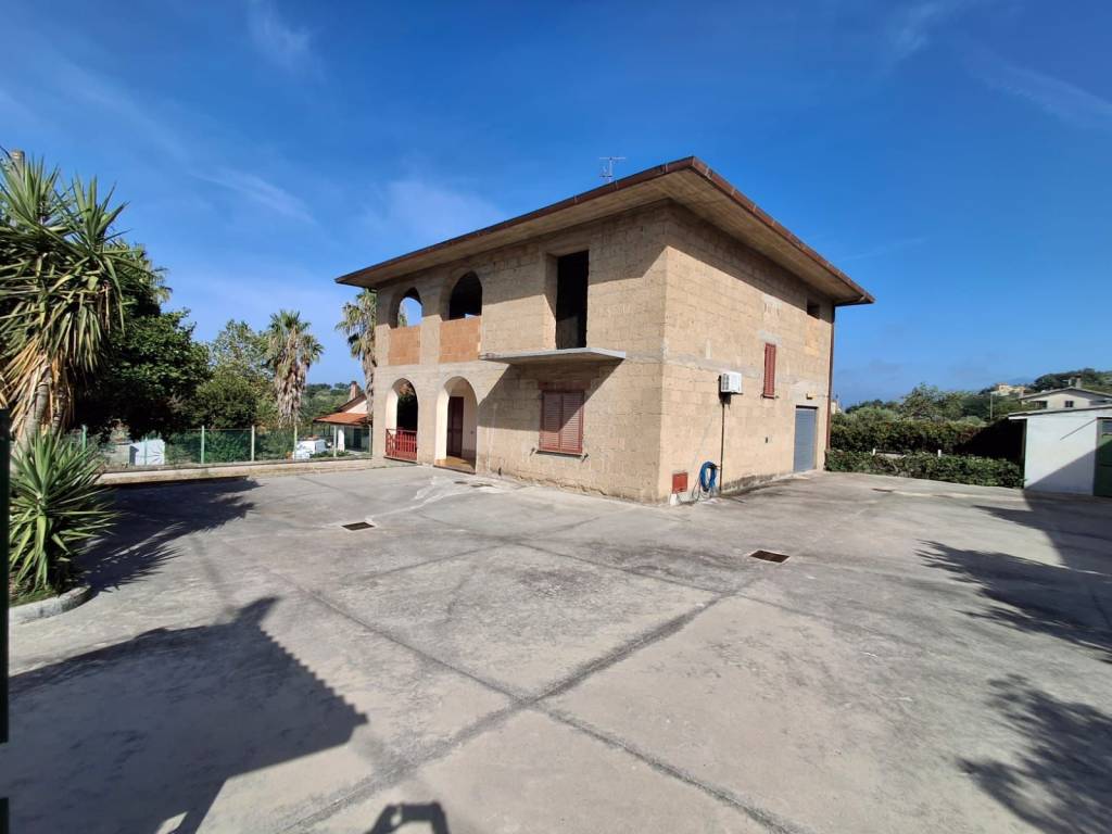 casa indipendente in vendita a Frasso Telesino