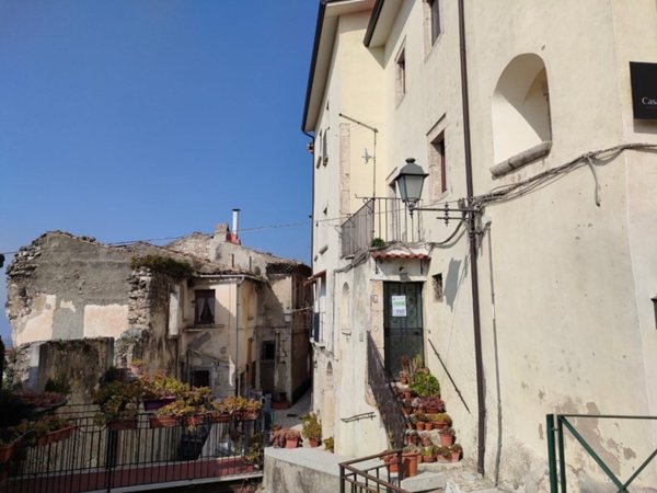 casa indipendente in vendita a Guardia Sanframondi