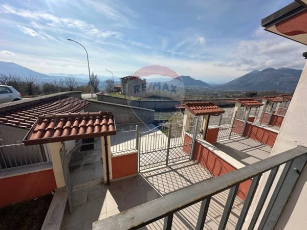 casa indipendente in vendita a Guardia Sanframondi