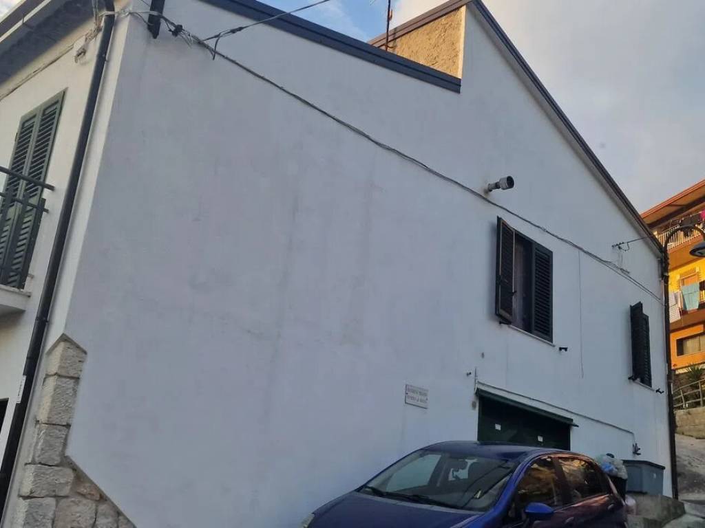 casa indipendente in vendita a Guardia Sanframondi