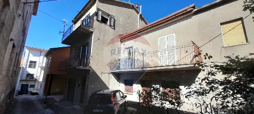 casa indipendente in vendita a Guardia Sanframondi