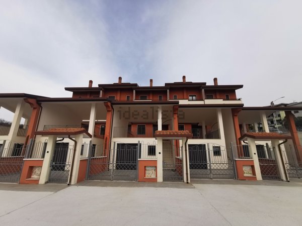 casa indipendente in vendita a Guardia Sanframondi