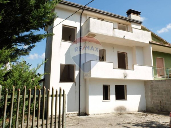 appartamento in vendita a Limatola in zona Biancano