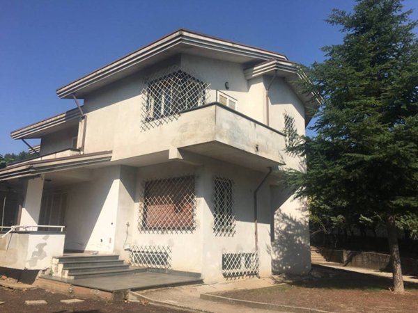 casa indipendente in vendita a Limatola