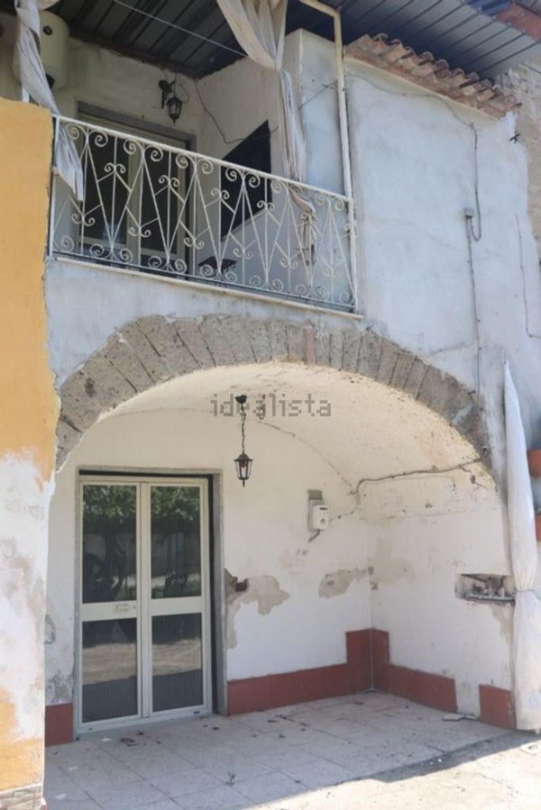 casa indipendente in vendita a Limatola in zona Ave Gratia Plena