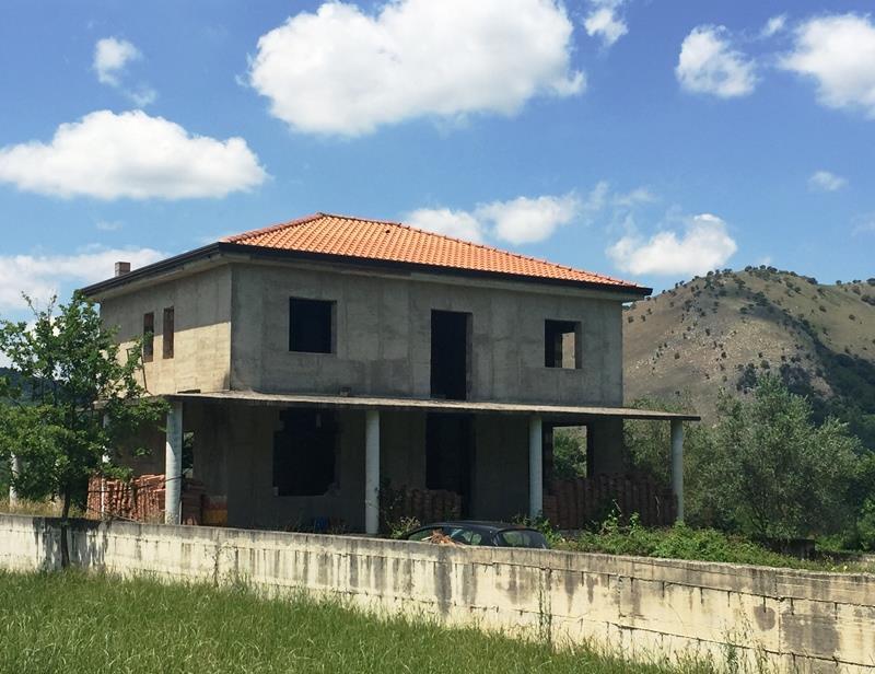 casa indipendente in vendita a Limatola in zona Ave Gratia Plena