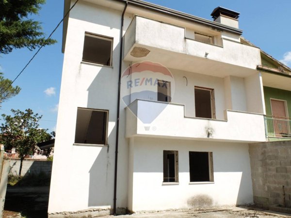 appartamento in vendita a Limatola in zona Biancano