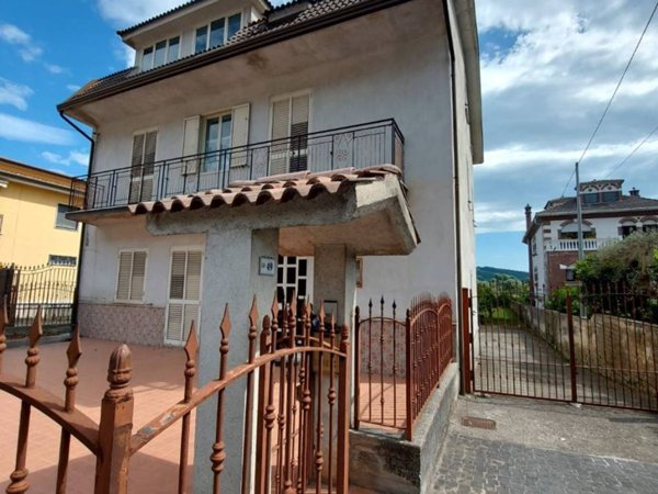 casa indipendente in vendita a Limatola
