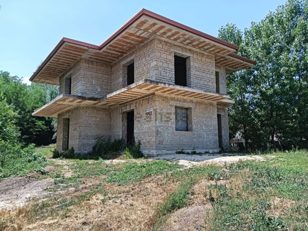 casa indipendente in vendita a Limatola