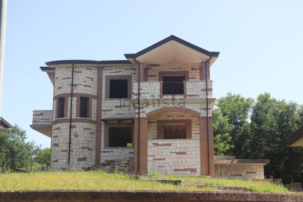 casa indipendente in vendita a Limatola