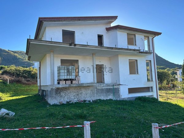 casa indipendente in vendita a Limatola