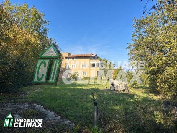 intera palazzina in vendita a Limatola