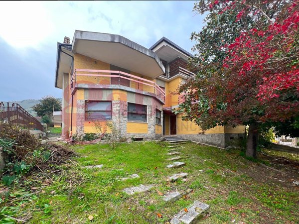 casa indipendente in vendita a Limatola