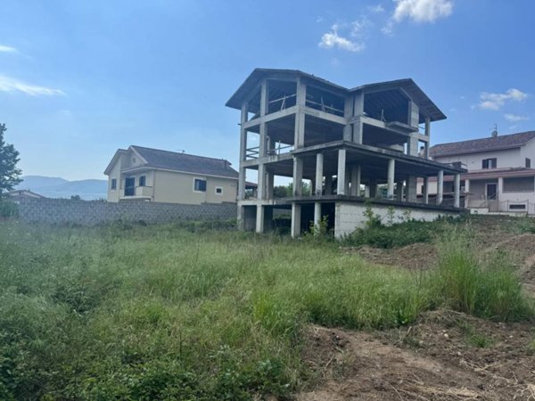 casa indipendente in vendita a Limatola in zona Giardoni