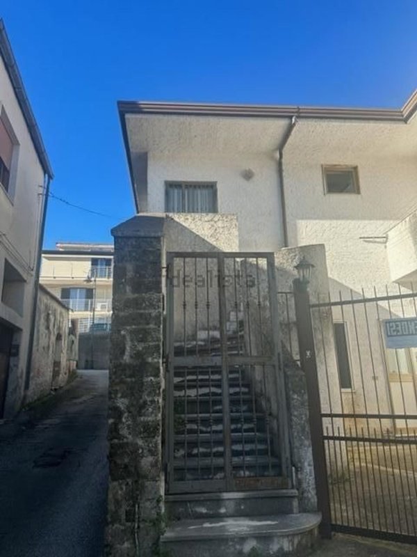 casa indipendente in vendita a Limatola
