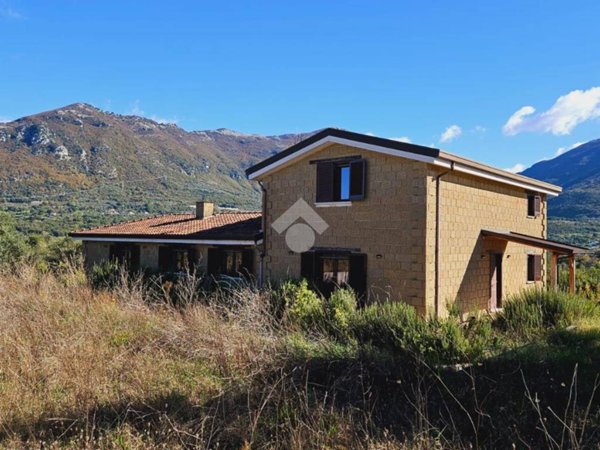 casa indipendente in vendita a Melizzano