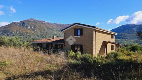 casa indipendente in vendita a Melizzano