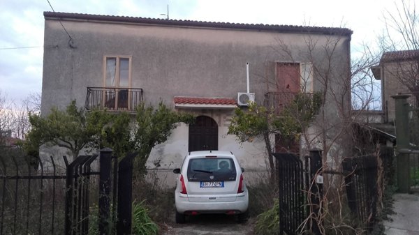 casa indipendente in vendita a Melizzano