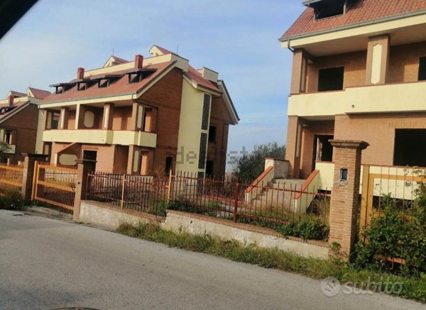 casa indipendente in vendita a Melizzano