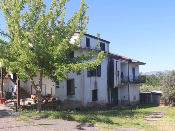 casa indipendente in vendita a Melizzano