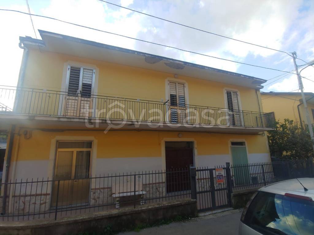 casa indipendente in vendita a Moiano