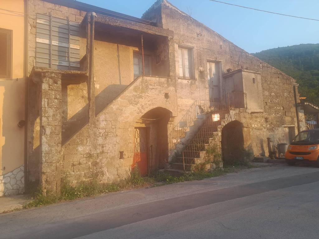 casa indipendente in vendita a Moiano in zona Luzzano
