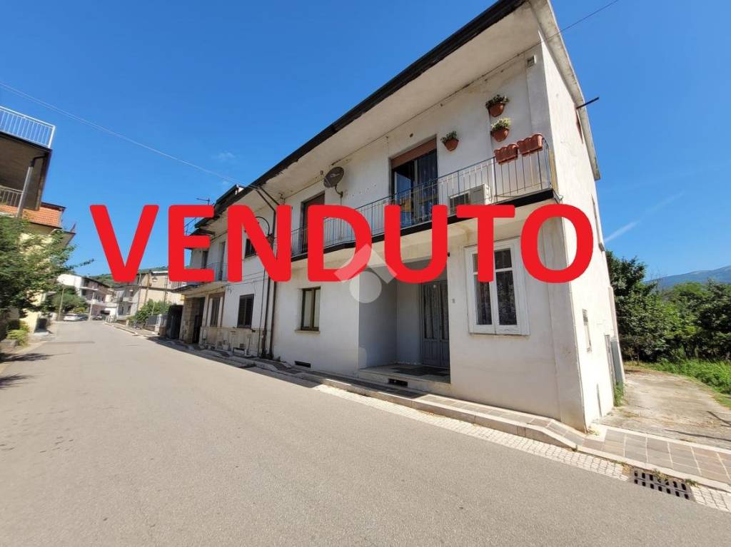 casa indipendente in vendita a Moiano in zona Luzzano