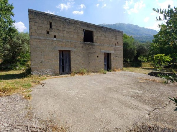 casa indipendente in vendita a Moiano